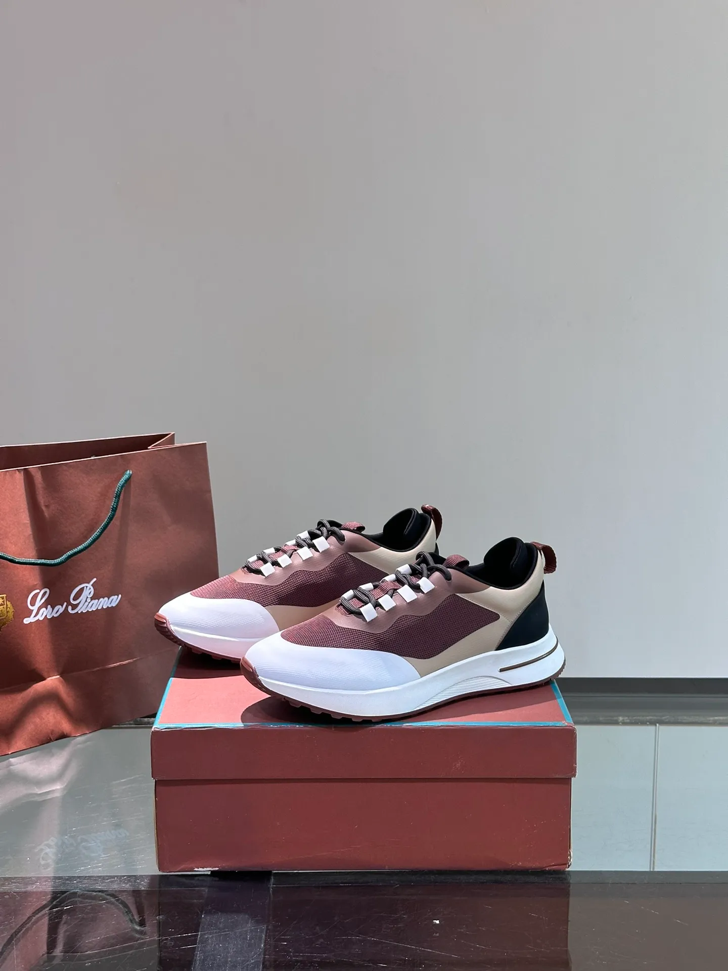 Factory price: 540💰Loro men's shoes💰iana niche Loro classic jogging shoes, men's lace-up casual shoes and sneakers, high-quality lightweight and comfortable fabrics, suitable for outdoor leisure, the color scheme is young and energetic, and it looks great with sportswear or casual suits! Size: 39-45 (46 customized)